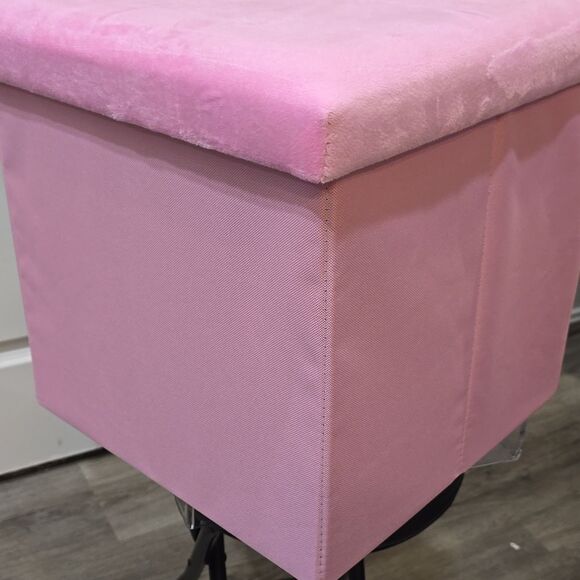 Hello Kitty Collapsible Storage Ottoman - Picture 13 of 16